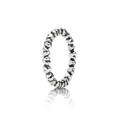 Anello Pandora cuori eterni
Misura: 16